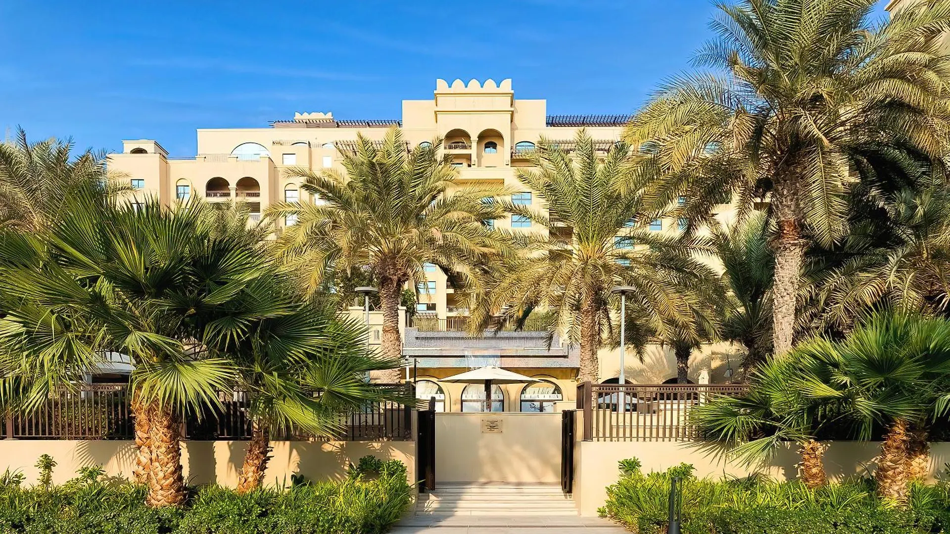 Spacious Family Apartment On The Palm Dubai