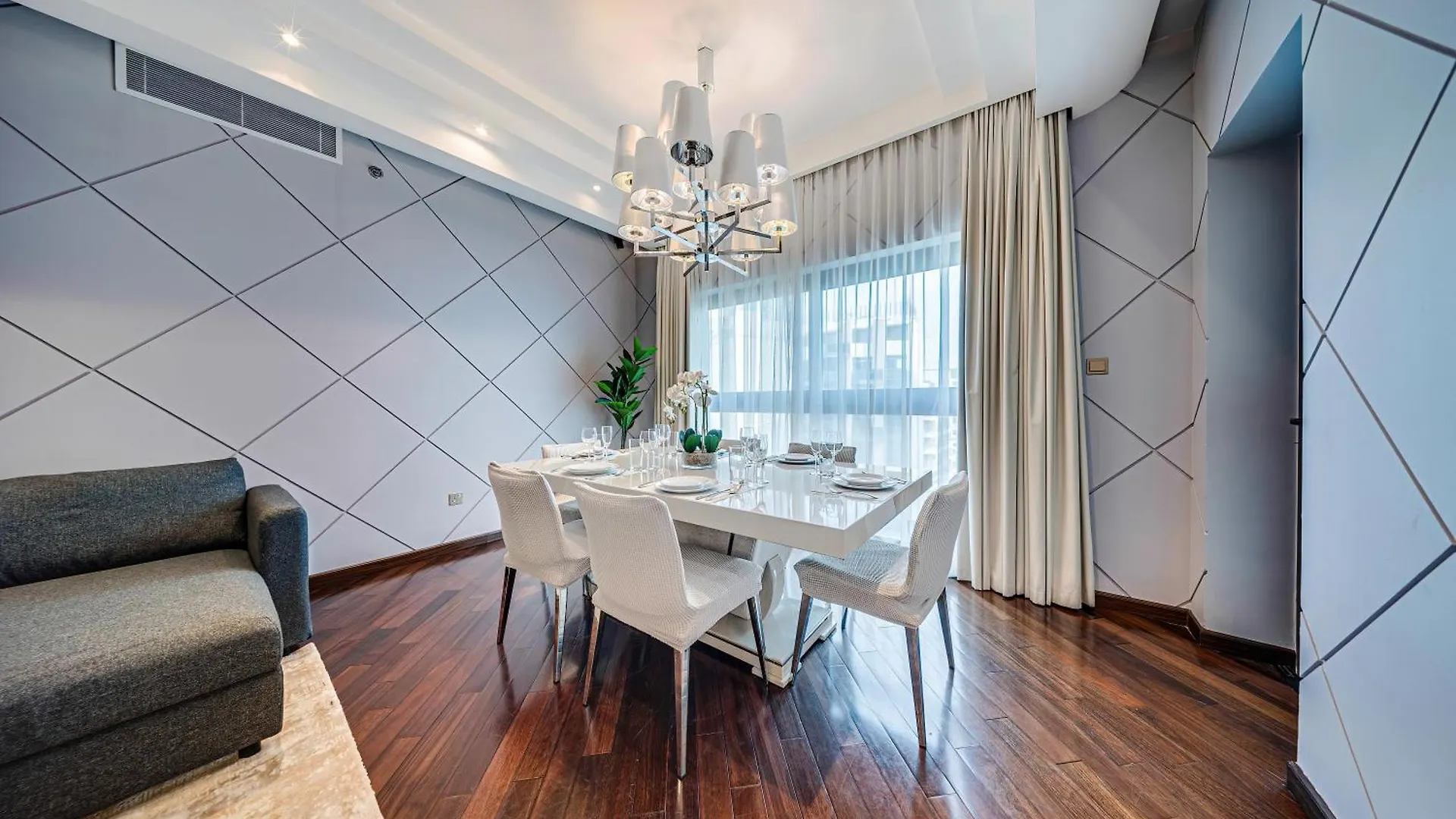 Spacious Family Apartment On The Palm Dubai