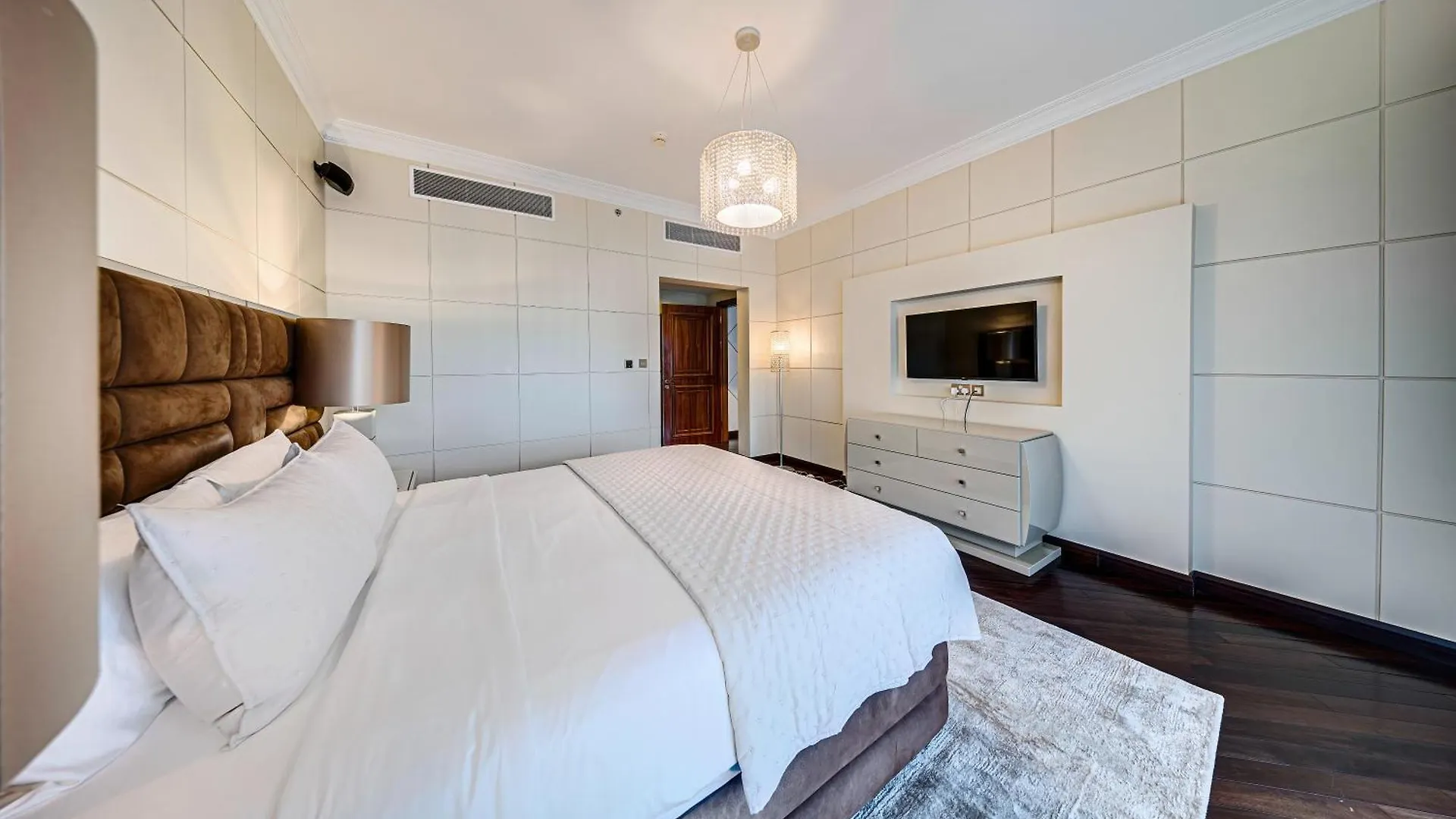 Spacious Family Apartment On The Palm Dubai