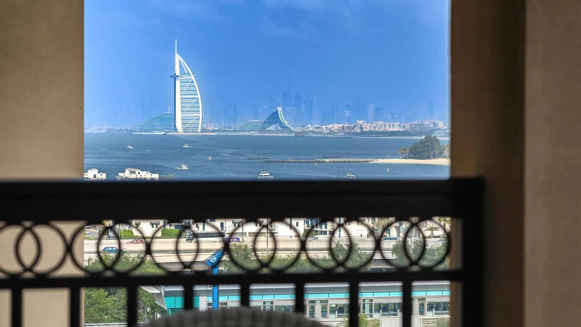 Spacious Family Apartment On The Palm Dubai